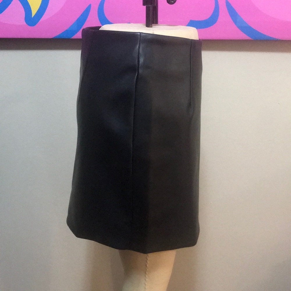 AGAIN Black Faux Vegan Leather Mini Skirt - Picture 4 of 8